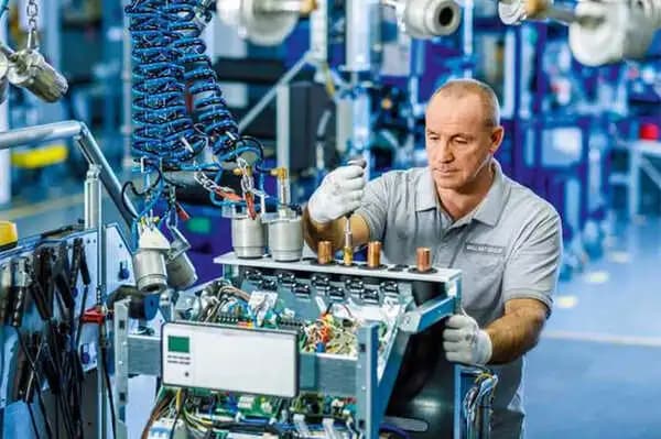 Vaillantov serviser obavlja svoj posao